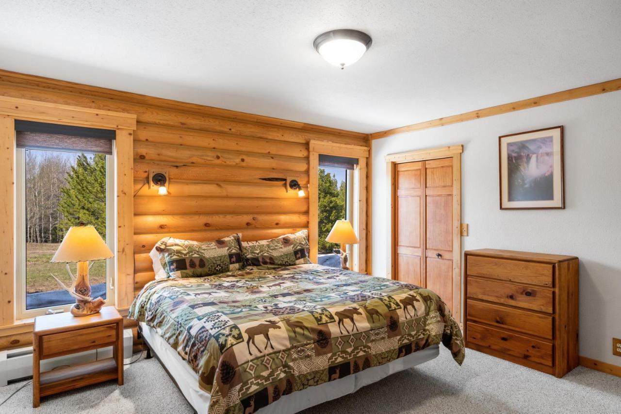 Lazy Fox Cabin West Yellowstone Exterior foto